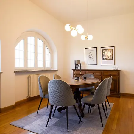 Grande Casa Con Giardino E Box Auto, 3 E 3 Bagni *