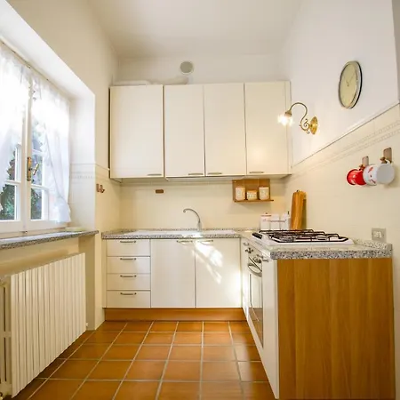 Hébergement de vacances Grande Casa Con Giardino E Box Auto, 3 E 3 Bagni