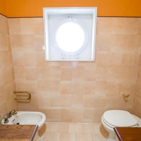 Grande Casa Con Giardino E Box Auto, 3 E 3 Bagni Hébergement de vacances Lu (Piedmont)