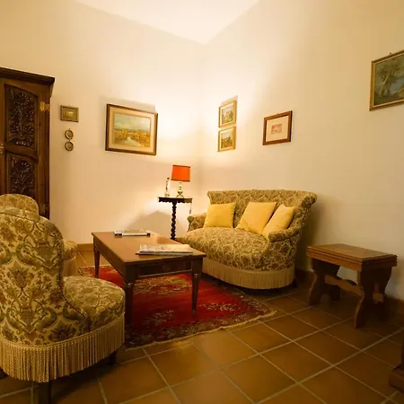 Grande Casa Con Giardino E Box Auto, 3 E 3 Bagni *