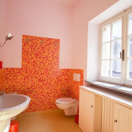 Hébergement de vacances Grande Casa Con Giardino E Box Auto, 3 E 3 Bagni