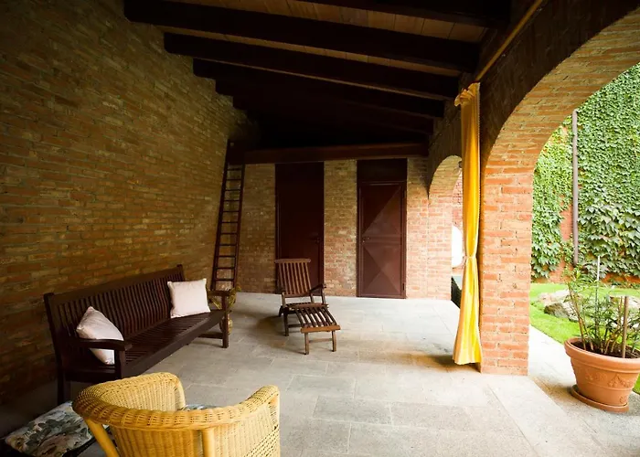 Grande Casa Con Giardino E Box Auto, 3 E 3 Bagni *