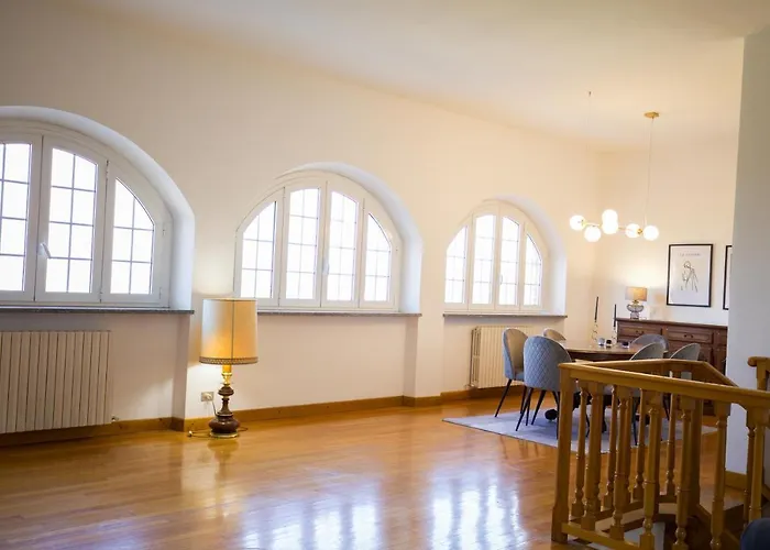 Grande Casa Con Giardino E Box Auto, 3 E 3 Bagni 펜션 루