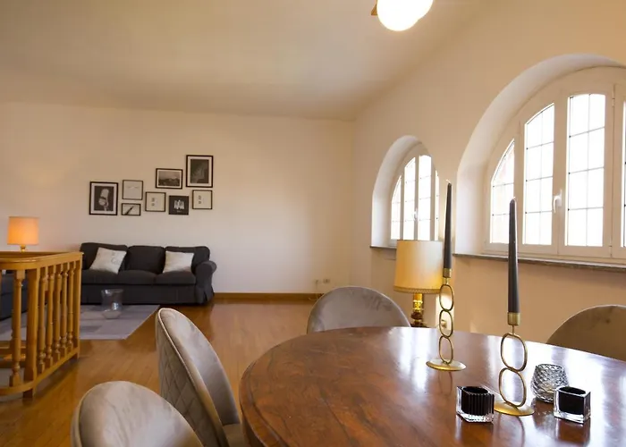 Grande Casa Con Giardino E Box Auto, 3 E 3 Bagni Hébergement de vacances *
