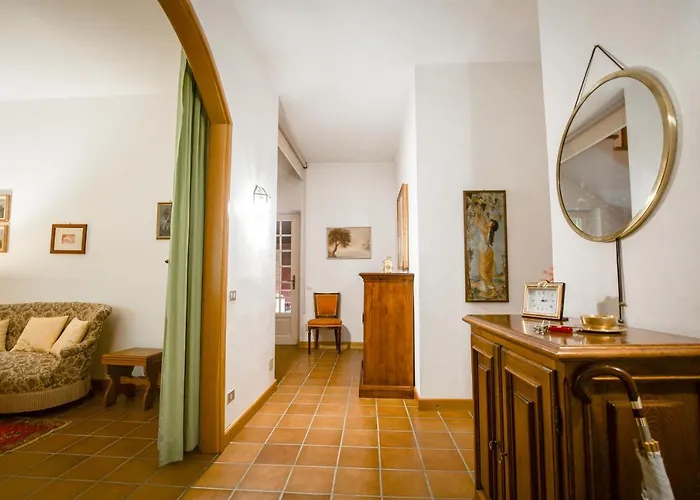 Grande Casa Con Giardino E Box Auto, 3 E 3 Bagni Hébergement de vacances *