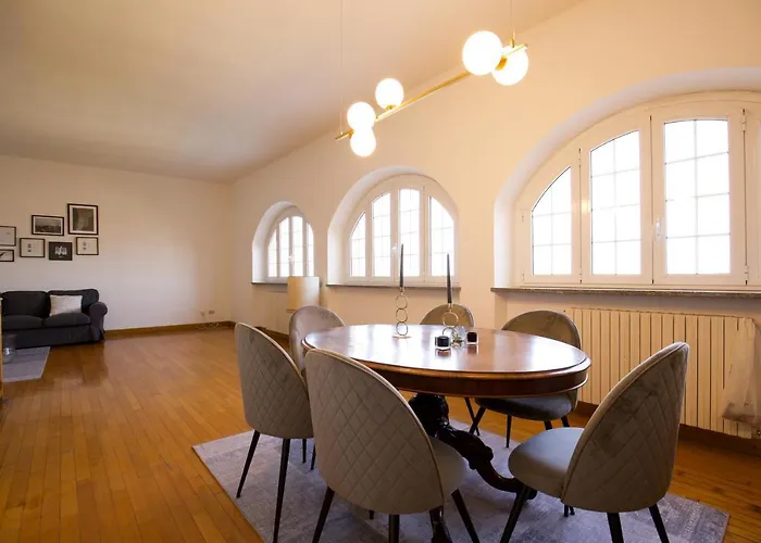 Grande Casa Con Giardino E Box Auto, 3 E 3 Bagni 펜션 *