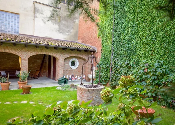 Grande Casa Con Giardino E Box Auto, 3 E 3 Bagni
