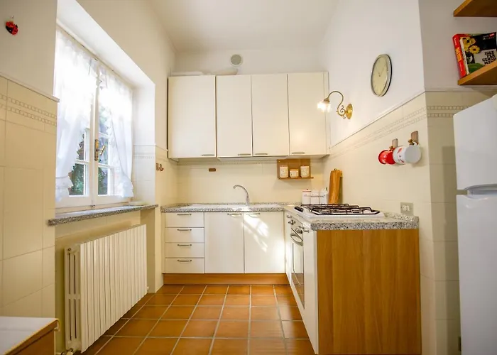 Hébergement de vacances Grande Casa Con Giardino E Box Auto, 3 E 3 Bagni