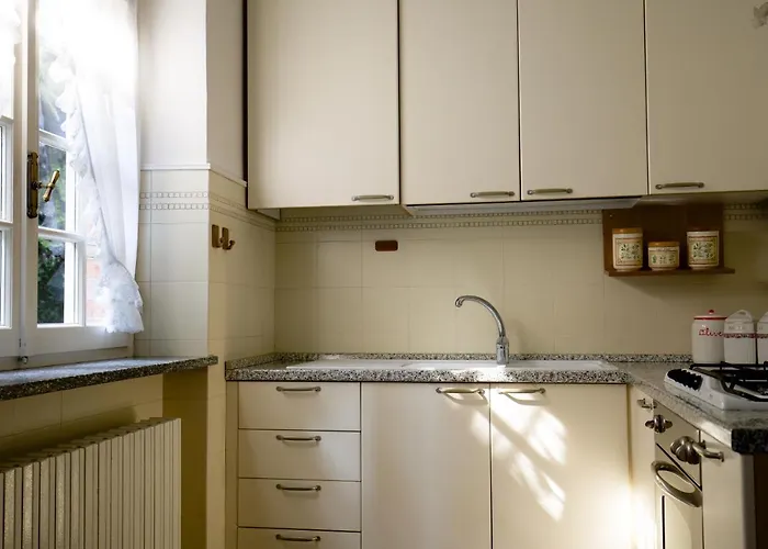 Grande Casa Con Giardino E Box Auto, 3 E 3 Bagni 펜션 루