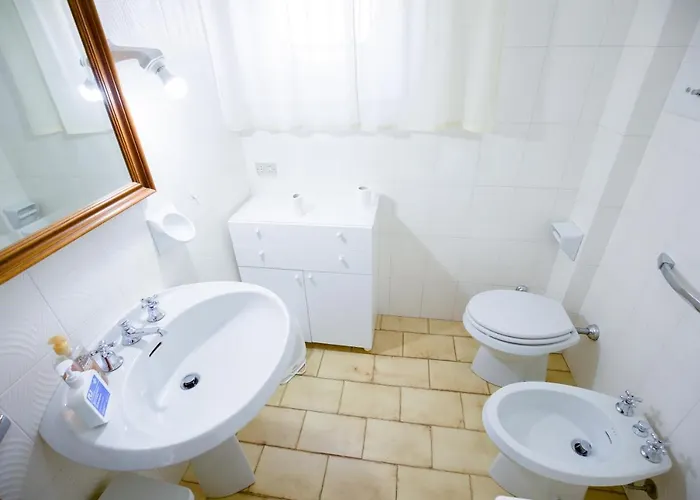 Grande Casa Con Giardino E Box Auto, 3 E 3 Bagni * 루