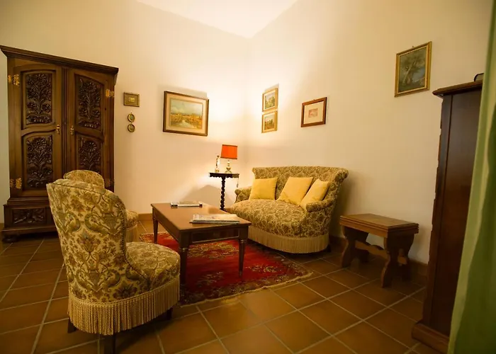 Grande Casa Con Giardino E Box Auto, 3 E 3 Bagni *