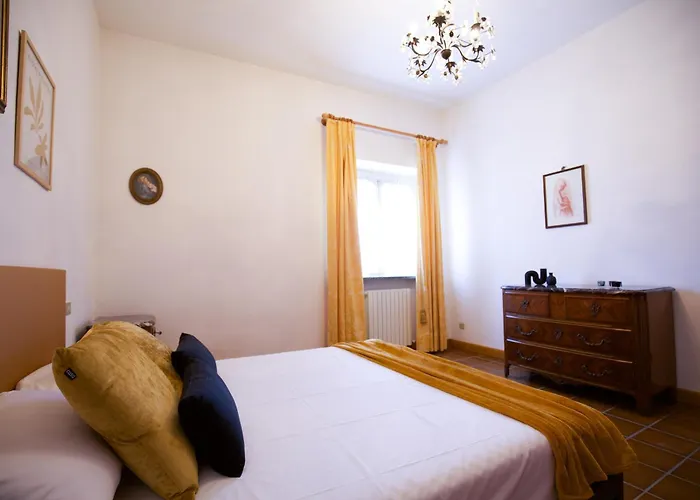 Grande Casa Con Giardino E Box Auto, 3 E 3 Bagni Hébergement de vacances *