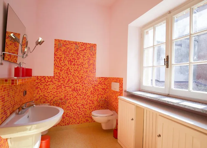 펜션 Grande Casa Con Giardino E Box Auto, 3 E 3 Bagni